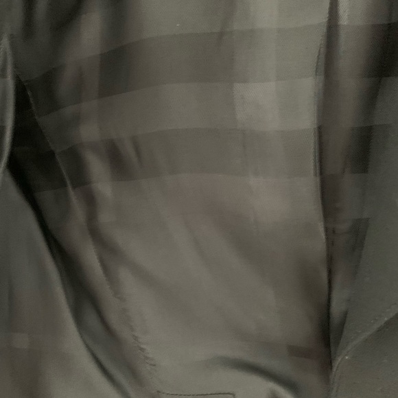 Absolutely gorgeous Burberry military jacket! 100% authentic - Picture 5 of 16